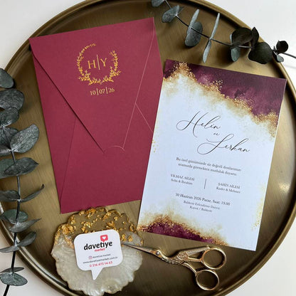 Invitation simple dans une enveloppe grise