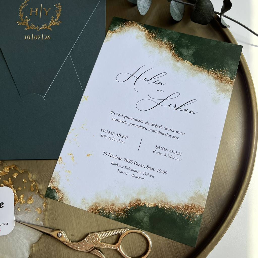 Invitation simple dans une enveloppe grise