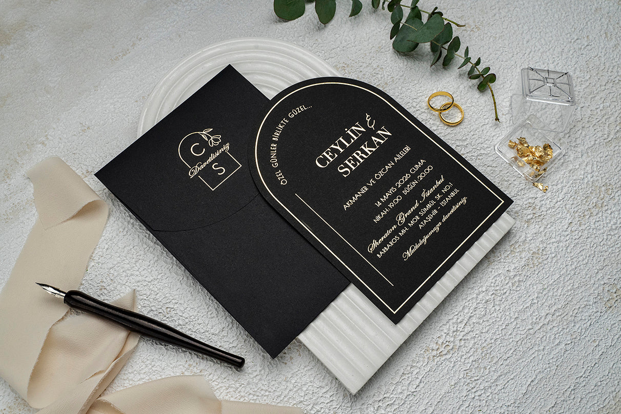 Oval Cut Special Wedding Invitation